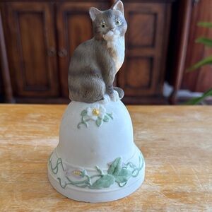 San Francisco Music Box Company Grey and White Cat Music Box